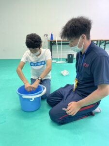 服畳み練習、お掃除で生活自立訓練をする放課後デイの子どもたち